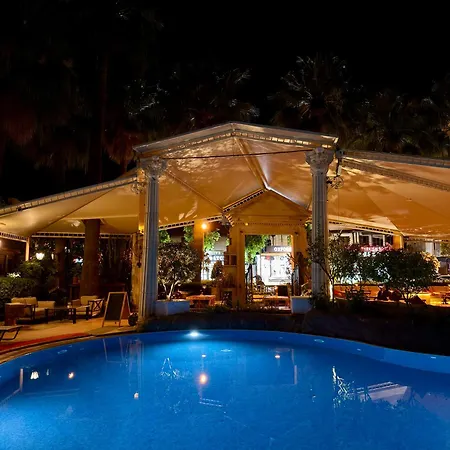Mitos Hotel apartamentowy 3*