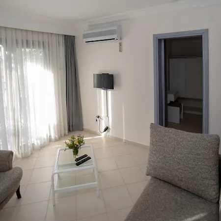Mitos Aparthotel 3*